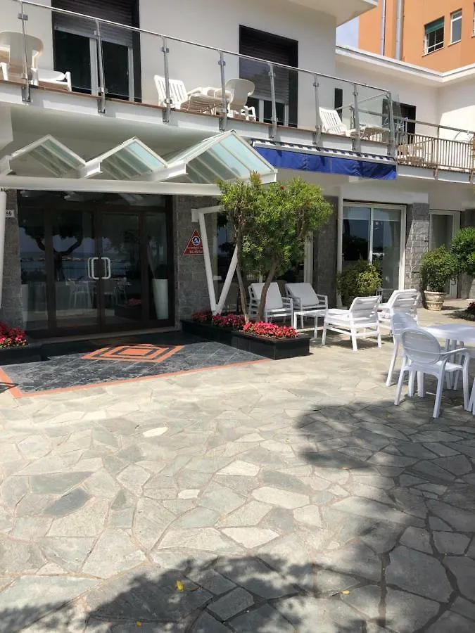 Hotel Le Palme San Bartolomeo Al Mare Italy